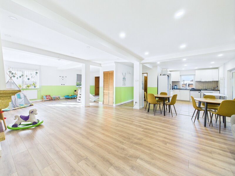 Domnesti Vanzare casa P+M, 7 camere, 4 dormitoare, 4 bai, garaj 3 autoturisme
