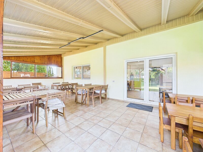 Domnesti Vanzare casa P+M, 7 camere, 4 dormitoare, 4 bai, garaj 3 autoturisme